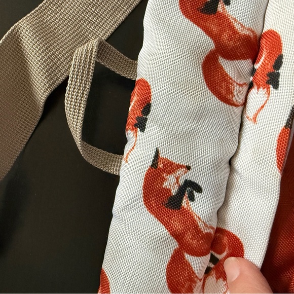 OUTDOOR PRODUCTS fox print crossbody hip pack. Very good condition - Picture 5 of 5